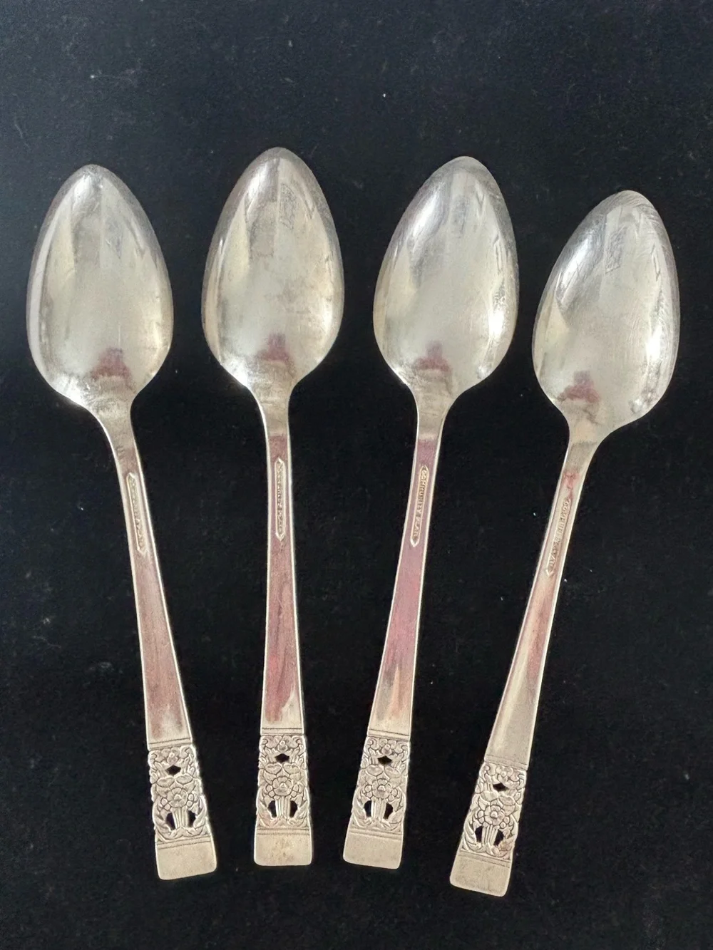 Community Plate, Coronation Flatware 4 Dinner Spoons, Silver Plated, 7.25 Inches